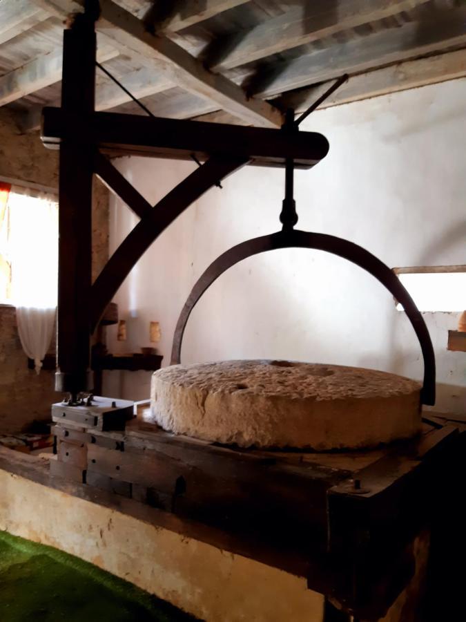 Bed and Breakfast Le Moulin De Saubrigues Exterior foto